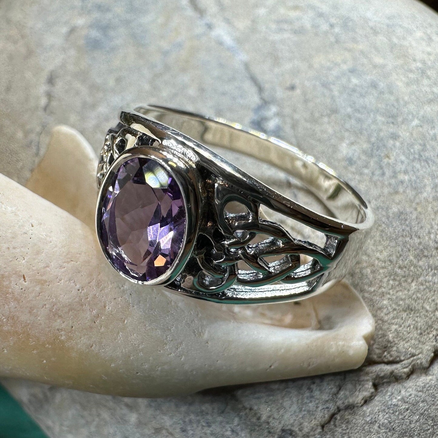 Coralina Celtic Knot Ring