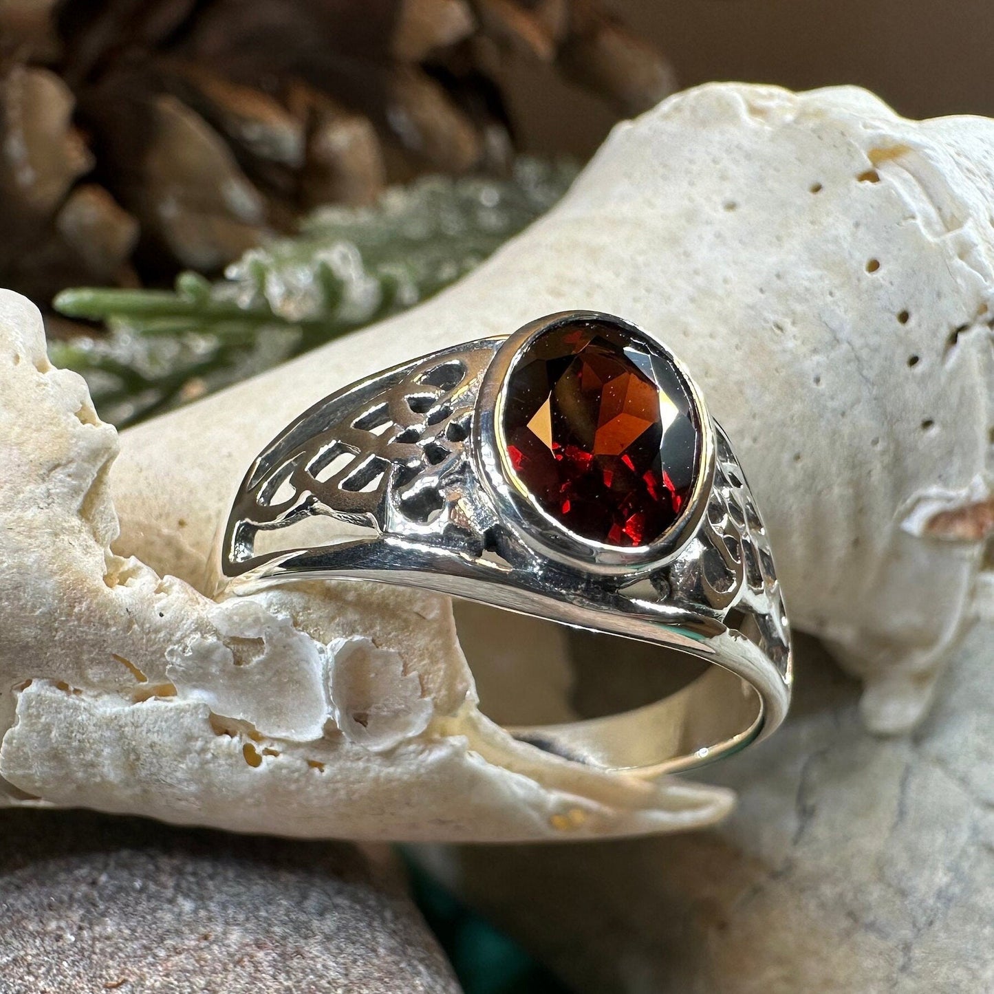 Coralina Celtic Knot Ring