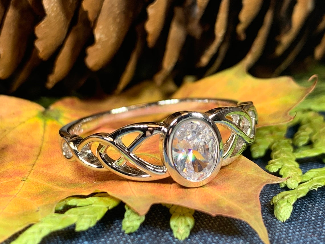 Andie Trinity Knot Ring