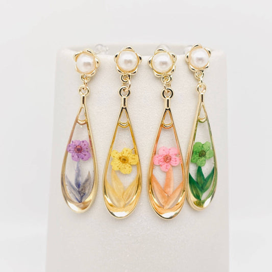 Dried Daffodil Post Earrings