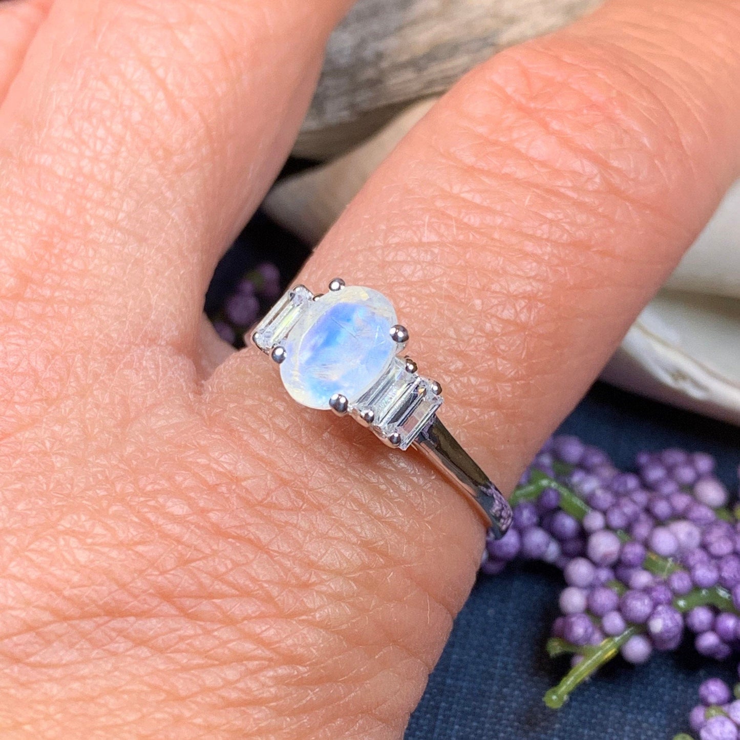 Luna Di Moonstone Ring,