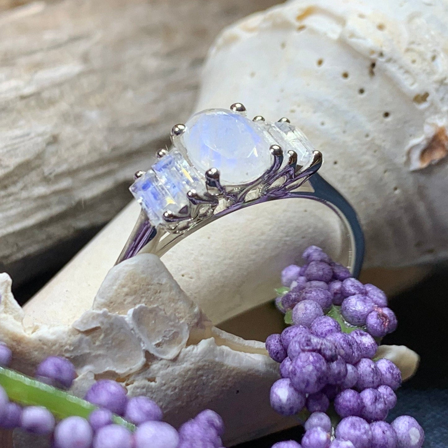 Luna Di Moonstone Ring,