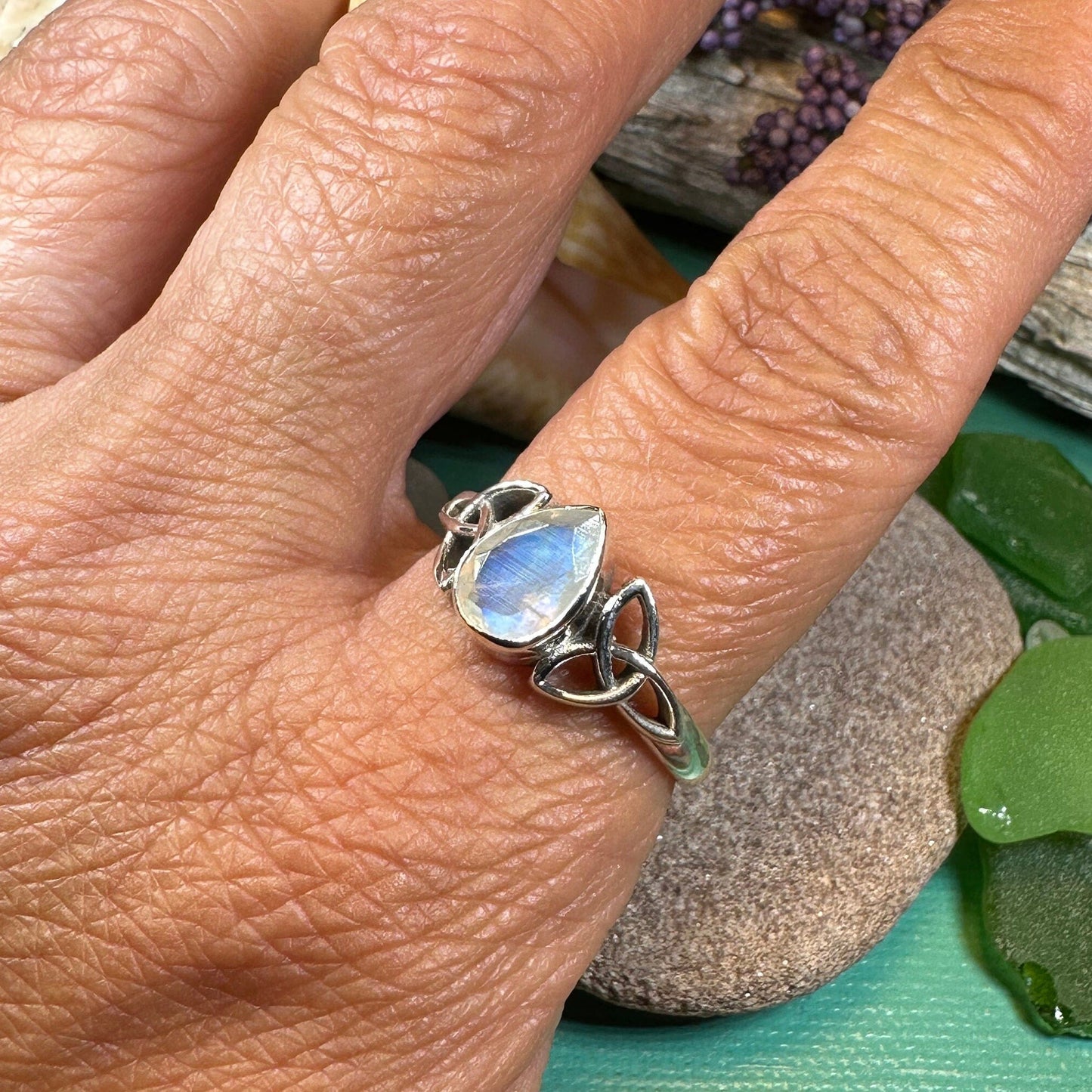 Eydís Celtic Knot Ring